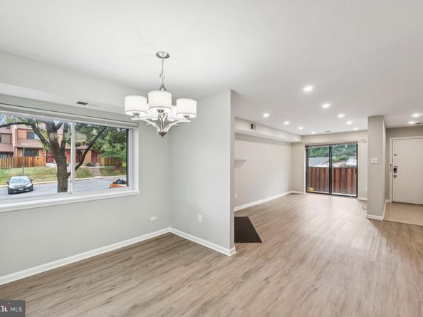 3437 Summit Court NE 3437, Washington DC 20018