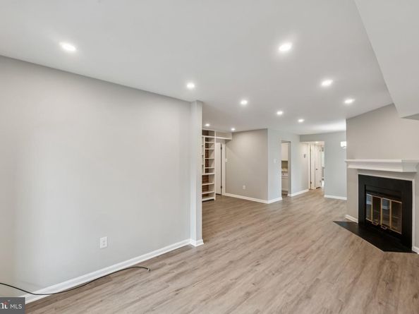 3437 Summit Court NE 3437, Washington DC 20018