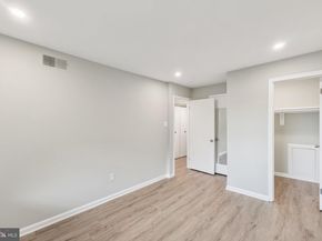 3437 Summit Court NE 3437, Washington DC 20018