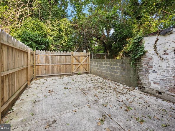 2416 N Carlisle Street, Philadelphia PA 19132