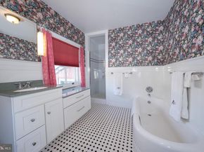 421 Midland Avenue, Wayne PA 19087