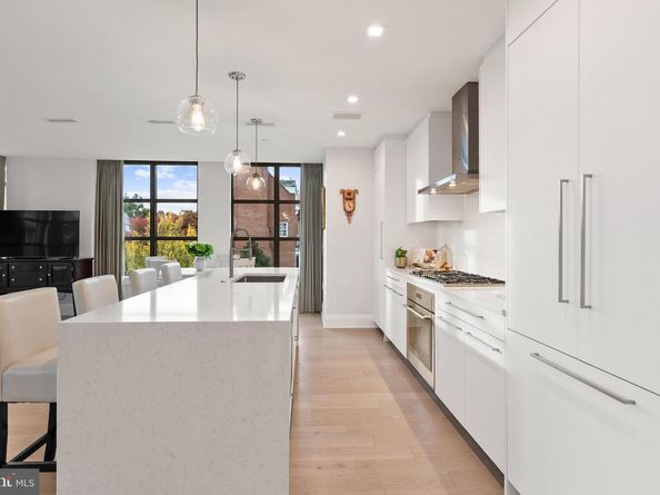 22 Bakers Walk 306, Alexandria VA 22314