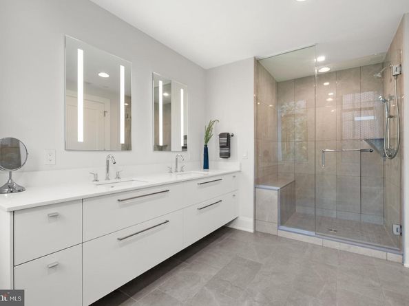 22 Bakers Walk 306, Alexandria VA 22314