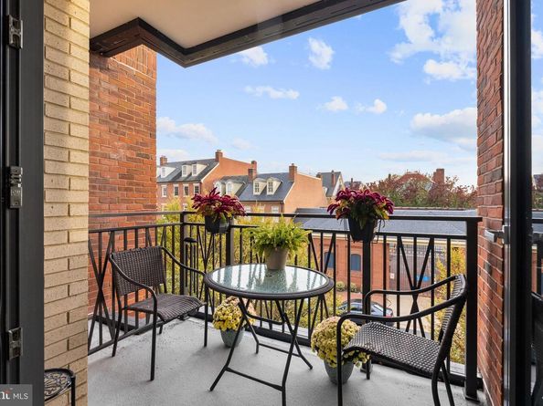 22 Bakers Walk 306, Alexandria VA 22314