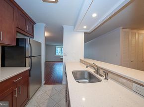 1919 Chestnut Street 1722, Philadelphia PA 19103