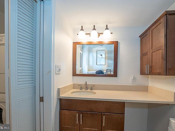 1919 Chestnut Street 1722, Philadelphia PA 19103