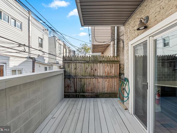 345 Roseberry Street, Philadelphia PA 19148