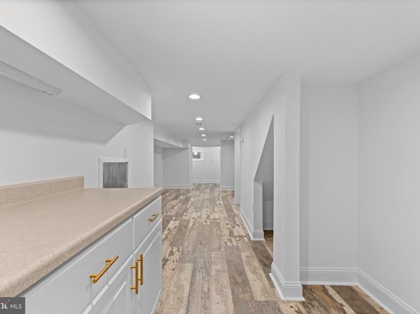 345 Roseberry Street, Philadelphia PA 19148