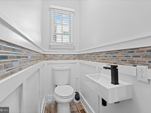 345 Roseberry Street, Philadelphia PA 19148