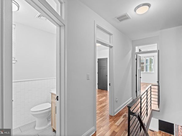 345 Roseberry Street, Philadelphia PA 19148