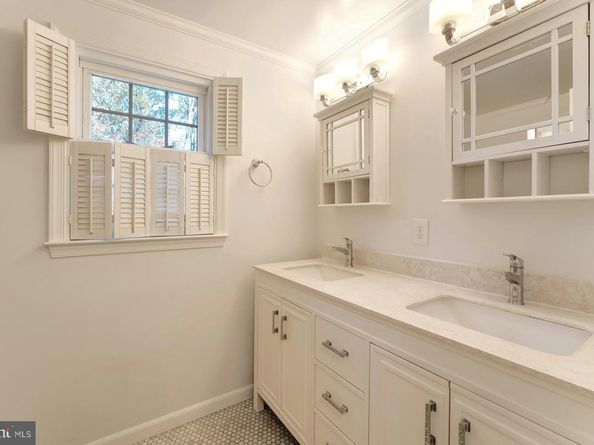 11008 Devenish Drive, Oakton VA 22124