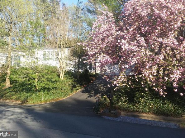 10929 Howland Drive, Reston VA 20191