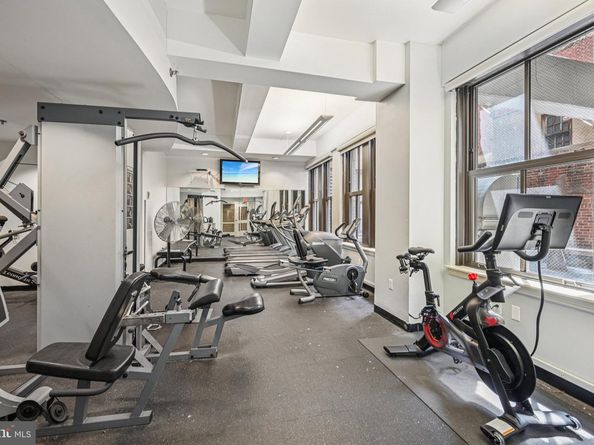 1500 Chestnut Street 8C, Philadelphia PA 19102