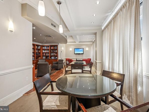 1500 Chestnut Street 8C, Philadelphia PA 19102