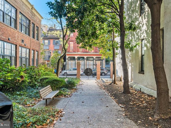 315 New Street 614, Philadelphia PA 19106