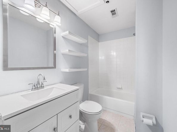 315 New Street 614, Philadelphia PA 19106