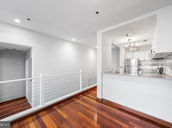 315 New Street 614, Philadelphia PA 19106