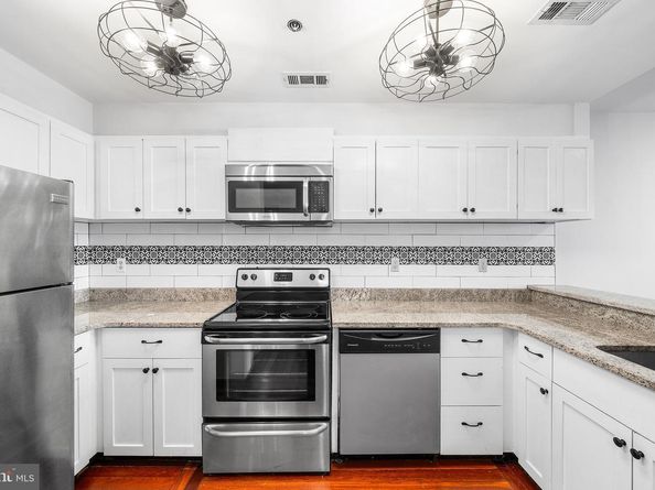 315 New Street 614, Philadelphia PA 19106