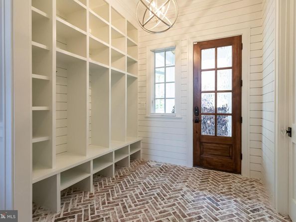 3500 N Abingdon Street, Arlington VA 22207