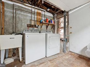 219 Laurel Road, Sharon Hill PA 19079