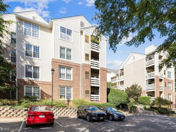 244 S Reynolds Street 403, Alexandria VA 22304