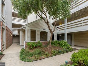 244 S Reynolds Street 403, Alexandria VA 22304