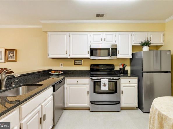 244 S Reynolds Street 403, Alexandria VA 22304