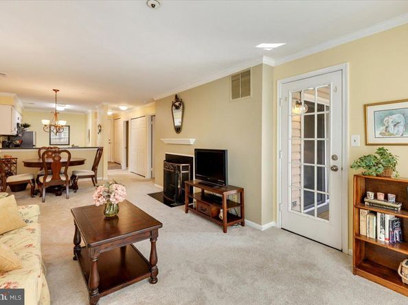 244 S Reynolds Street 403, Alexandria VA 22304