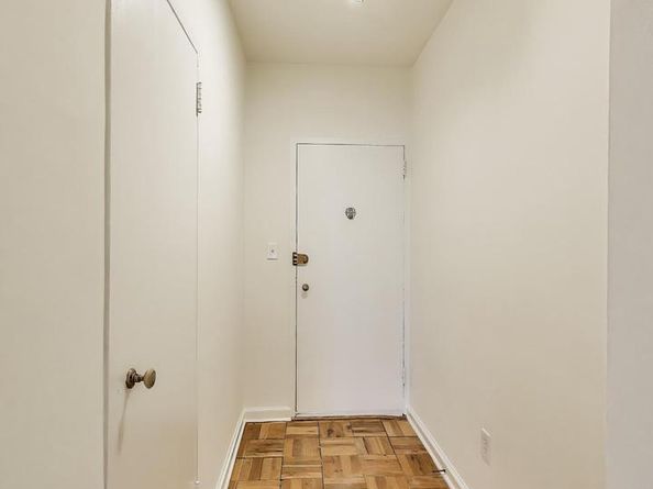 1 Scott Circle NW 121, Washington DC 20036