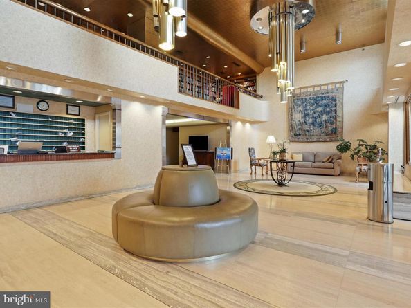 1016 S Wayne Street T12, Arlington VA 22204