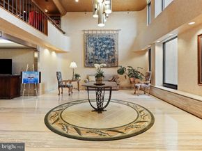1016 S Wayne Street T12, Arlington VA 22204