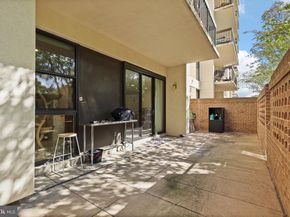 1016 S Wayne Street T12, Arlington VA 22204