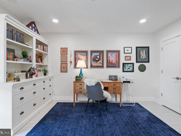 1016 S Wayne Street T12, Arlington VA 22204