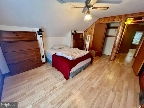 924 Edgewood Avenue, Folsom PA 19033