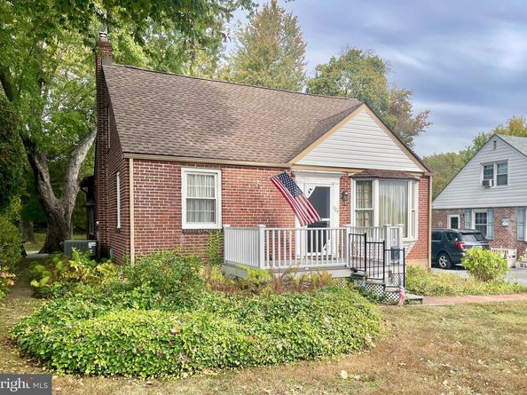 924 Edgewood Avenue, Folsom PA 19033