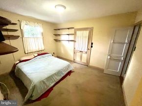 924 Edgewood Avenue, Folsom PA 19033