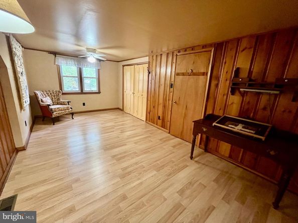 924 Edgewood Avenue, Folsom PA 19033