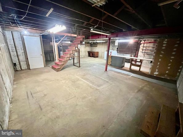 924 Edgewood Avenue, Folsom PA 19033