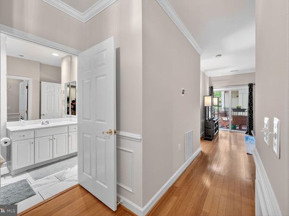 2330 14TH Street N 205, Arlington VA 22201