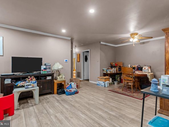 246 Colette Court, Levittown PA 19057
