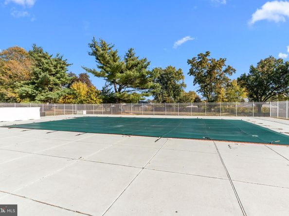 246 Colette Court, Levittown PA 19057