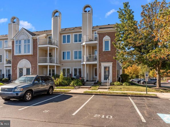 246 Colette Court, Levittown PA 19057