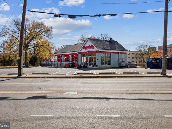 1620 W Abingdon Drive W 301, Alexandria VA 22314