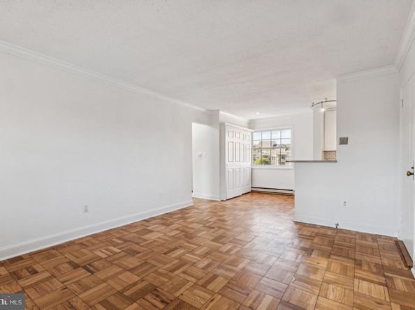 1620 W Abingdon Drive W 301, Alexandria VA 22314