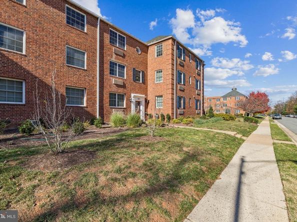 1620 W Abingdon Drive W 301, Alexandria VA 22314