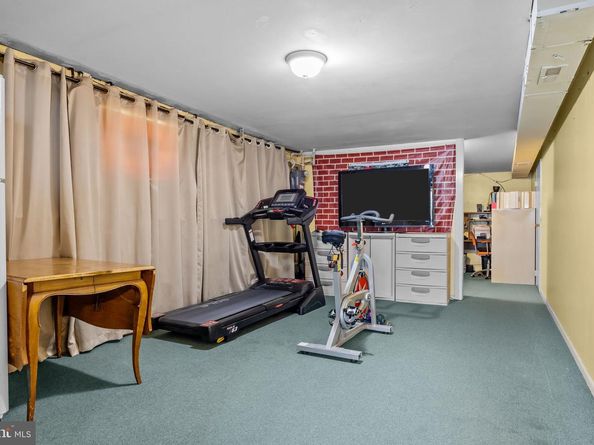 9768 Cowden Street, Philadelphia PA 19115