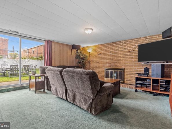 9768 Cowden Street, Philadelphia PA 19115