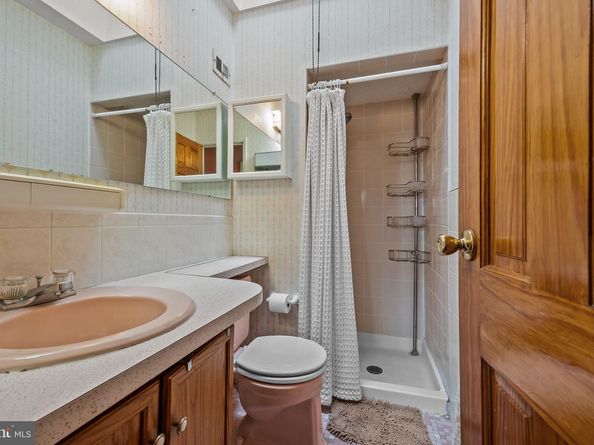 9768 Cowden Street, Philadelphia PA 19115