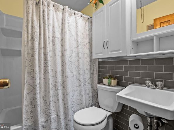 9768 Cowden Street, Philadelphia PA 19115