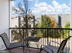 2465 Army Navy Drive 1203, Arlington VA 22206